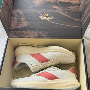 Tracksmith Eliot Runner